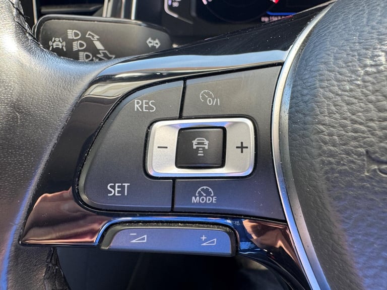 2018 Volkswagen T-Roc 1.5 TSI EVO SEL Euro 6 (s/s) 5dr HATCHBACK Petrol Manual