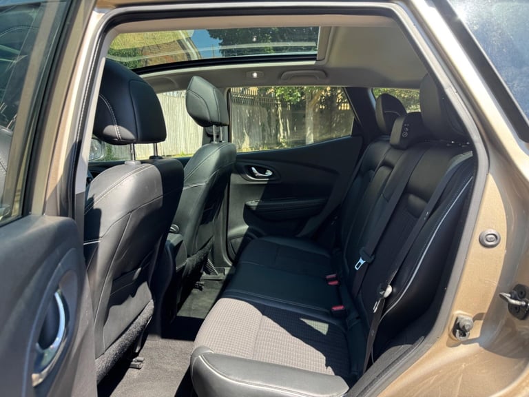 2017 Renault Kadjar 1.2 TCe Signature Nav Euro 6 (s/s) 5dr HATCHBACK Petrol Manual