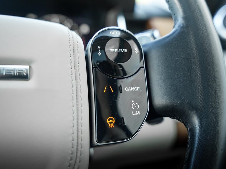  Land Rover Range Rover 5.0 P525 V8 Autobiography Auto 4WD Euro 6 (s/s) 5dr Petrol Automatic