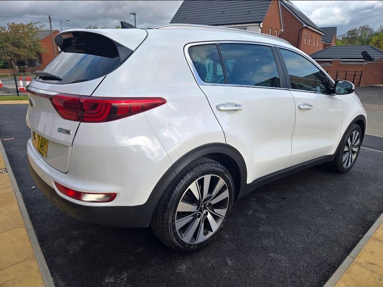 Kia, SPORTAGE, Estate, 2017, Manual, 1685 (cc), 5 doors