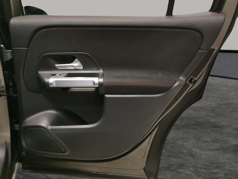 2022 Mercedes-Benz GLB 2.0 GLB220d AMG Line SUV 5dr Diesel 8G-DCT 4MATIC Euro 6 (s/s) (190 ps) - ...