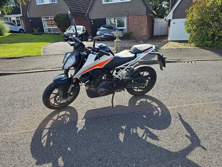 Ktm 390 Duke white