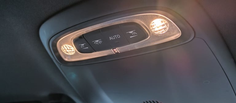 Volvo, V40 D4 R Design Pro, Hatchback, 2017, Manual, 1969 (cc), 5 doors - Price Negotiable.