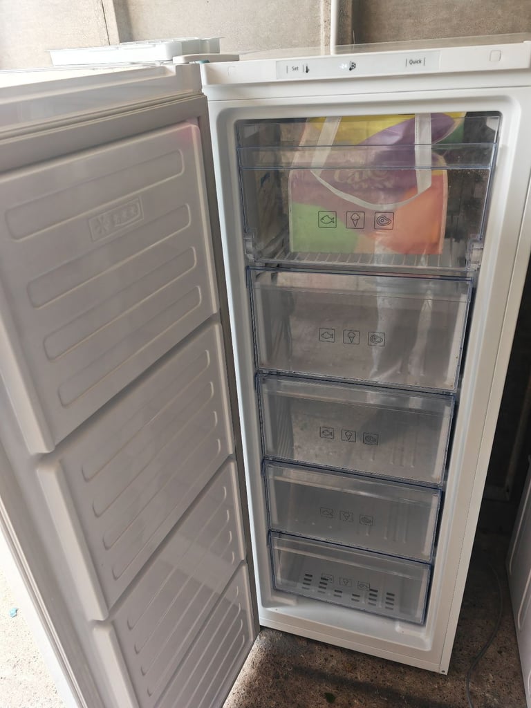 Free delivery 🚚🚚 Beko freezer 