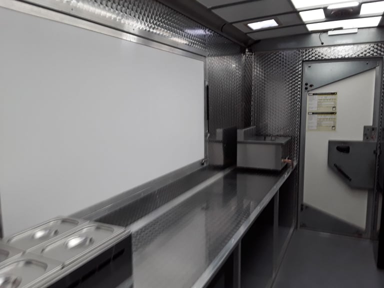 Mobile catering van 