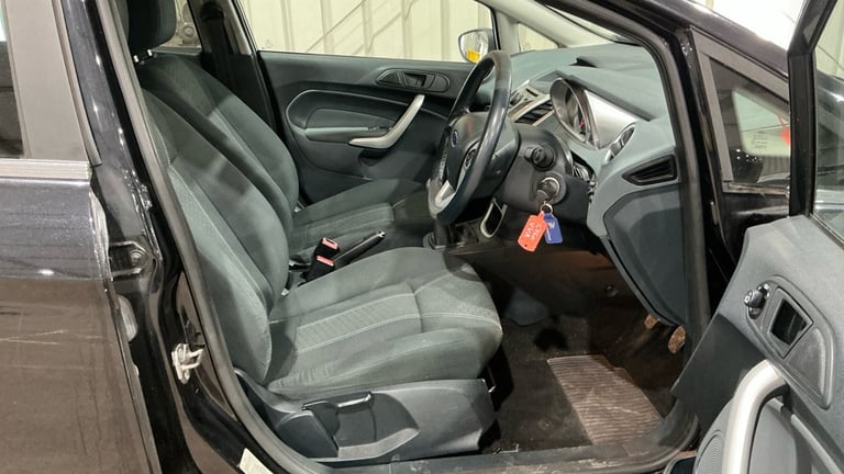 FORD FIESTA 1.4 Titanium 5dr Hatch Long MOT S/H LOW MILES LOVELY DRIVE - ULEZ 