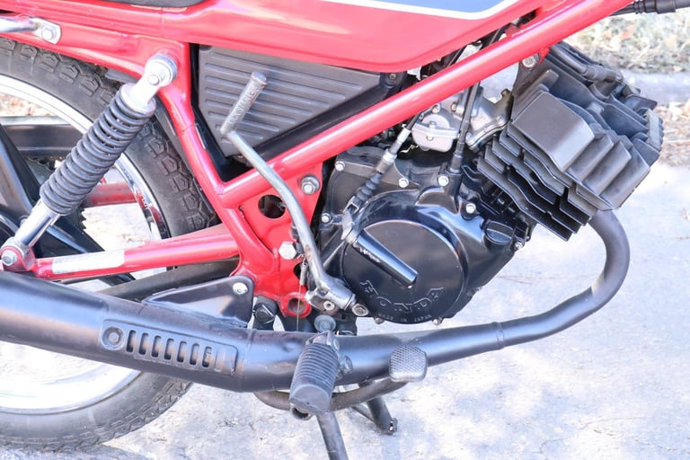 Honda MB5 MB 5 1982 Helios Red One Year Only Super Rare Bike!