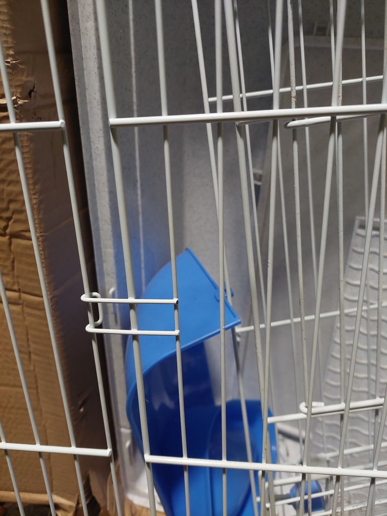 Big Rabbit cage like new.