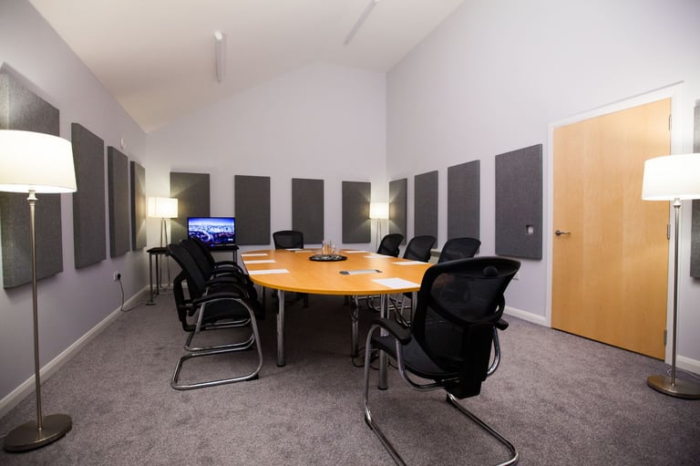 Office/Photographic Studio to rent.