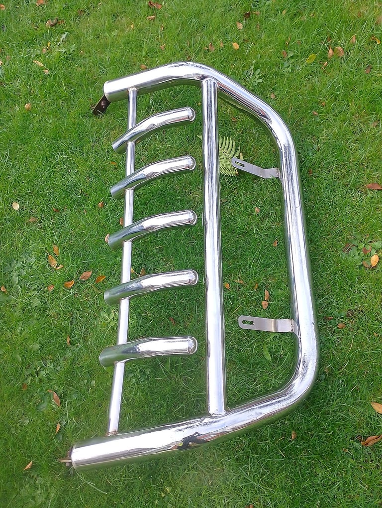 image for Toyota RAV4 bull bars 