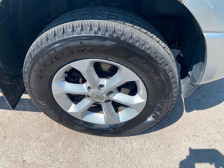 2007 Nissan Navara Double Cab Pick Up Aventura 2.5dCi 4WD PICK UP DIESEL Manual