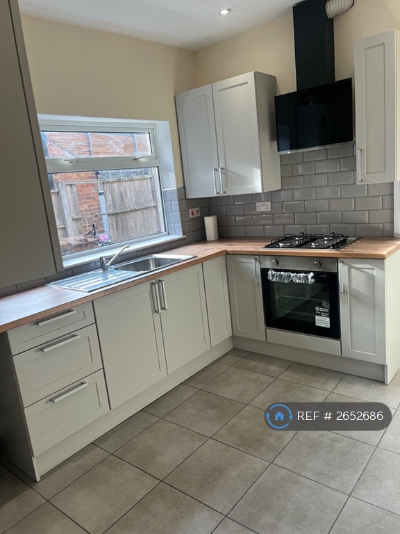 3 bedroom house in Alexandra Road, West Midlands, WS10 (3 bed) (#2652686)