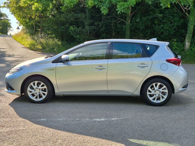 2018 Toyota Auris 1.8 VVT-h Icon Tech Hatchback 5dr Petrol Hybrid CVT Euro 6 (s/s) (136 ps) Hatch...