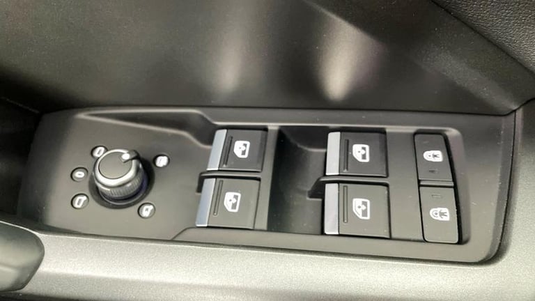 2023 Audi Q3 Black Edition 35 TFSI  150 PS 6-speed Manual SUV Petrol Manual