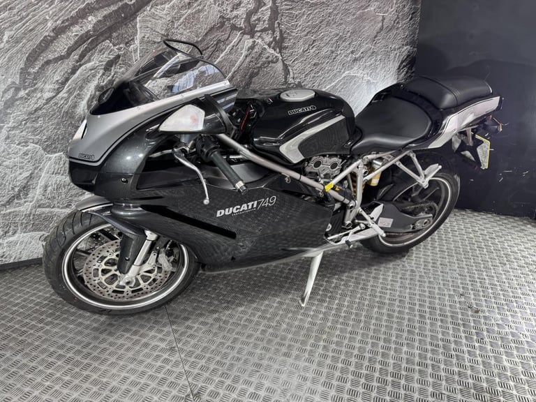 DUCATI 749 DARK 2006