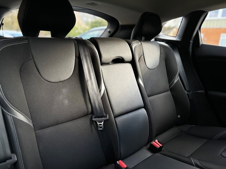 2015 Volvo V40 T2 SE 5dr HATCHBACK PETROL Manual