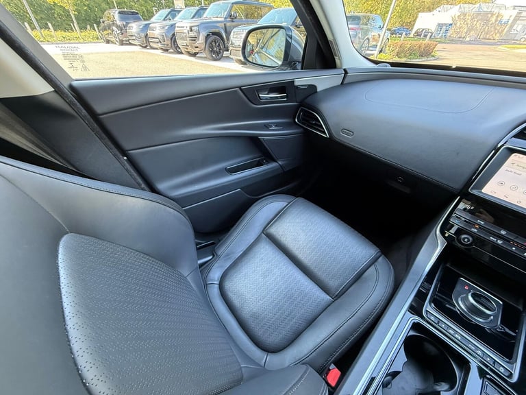 2018 Jaguar XE 2.0i GPF Portfolio Saloon 4dr Petrol Auto Euro 6 (s/s) (200 ps) SALOON Petrol Auto...