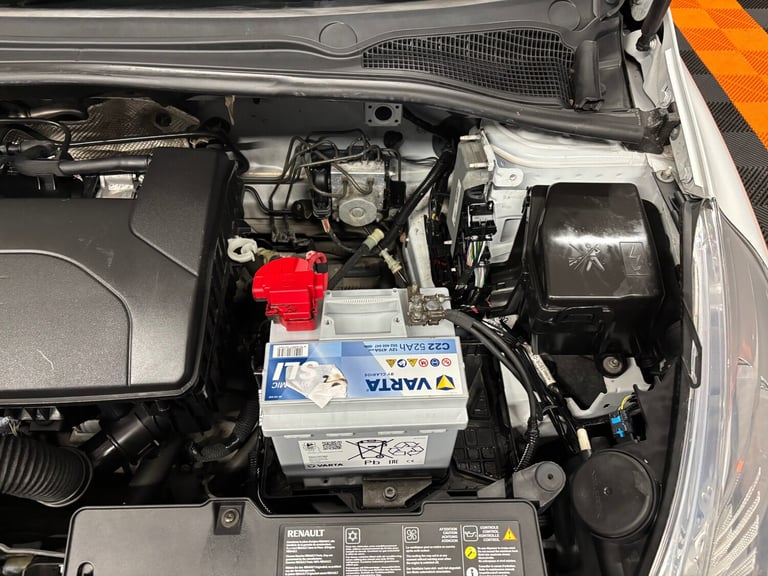 2016 Renault Clio 1.2 16V Play 5dr HATCHBACK Petrol Manual