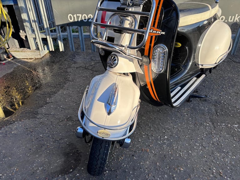 AJS Modena Retro Classic Style 125cc Scooter 2017 795 Miles
