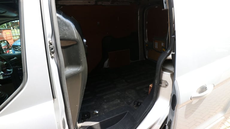 FORD TRANSIT 200 LIMITED PV Silver Manual Diesel, 2016