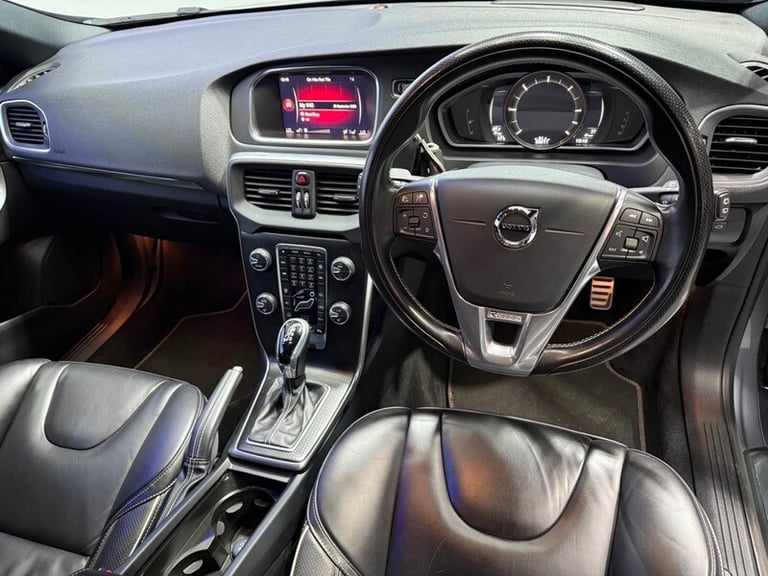 Volvo V40 D3 R-DESIGN PRO