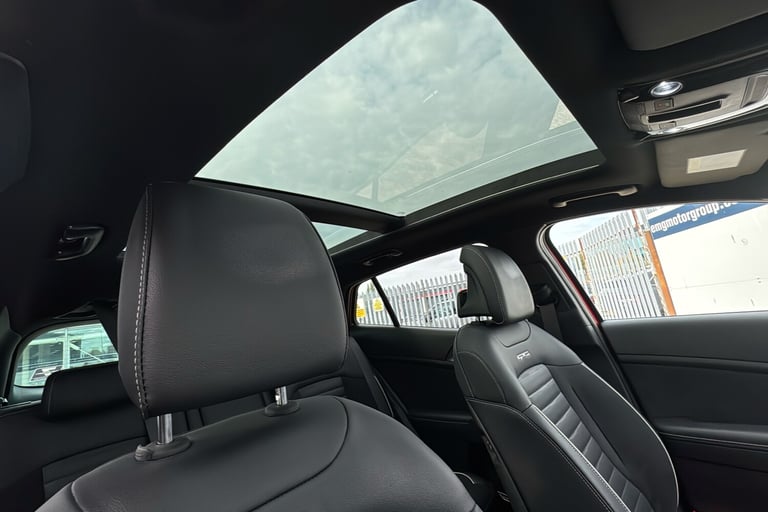 Kia Sportage 1.6 T Gdi 13.8kwh Gt Line S Suv 5dr Petrol Plug In Hybrid Auto