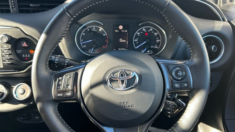 2019 Toyota Yaris 1.5 VVT-i Y20 5dr [Bi-tone] HATCHBACK PETROL Manual