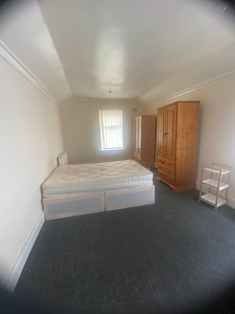 Room to rent near Cardiff University 