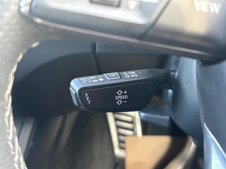 AUDI Q5 2.0 TDI 40 Black Edition 2024