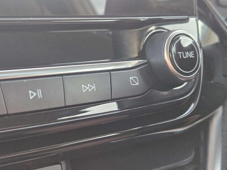 2017 Ford Fiesta 1.1 Ti-VCT Zetec Euro 6 (s/s) 3dr HATCHBACK Petrol Manual