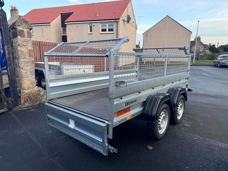 BRAND NEW ZASLAW 265T 8,7FT x 4,4FT TWIN AXLE TRAILER WITH 40CM MESH