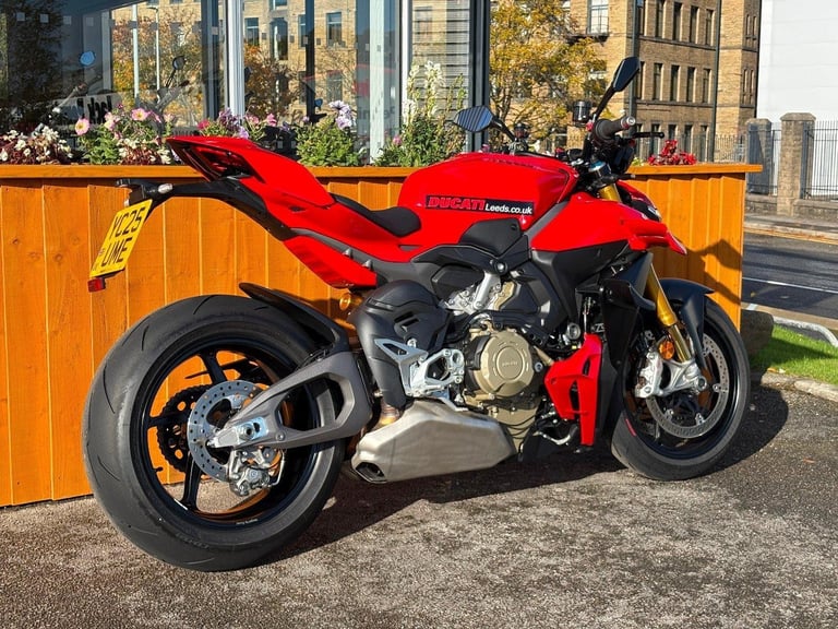 DUCATI STREETFIGHTER V4 S