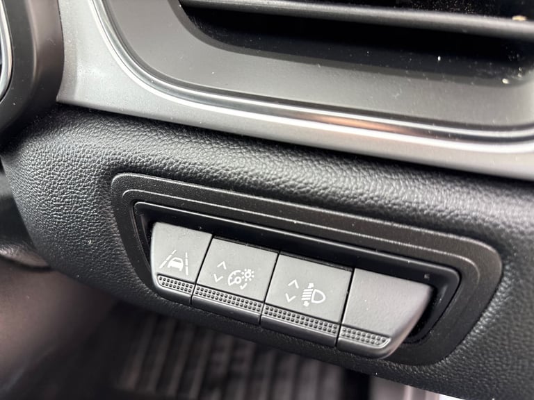  Renault Captur 1.6 E Tech Se Edition Suv 5dr Petrol Hybrid Auto Euro 6 s/s 145
