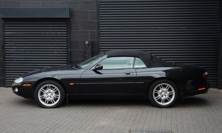 JAGUAR XK8 4.0 2dr 2001