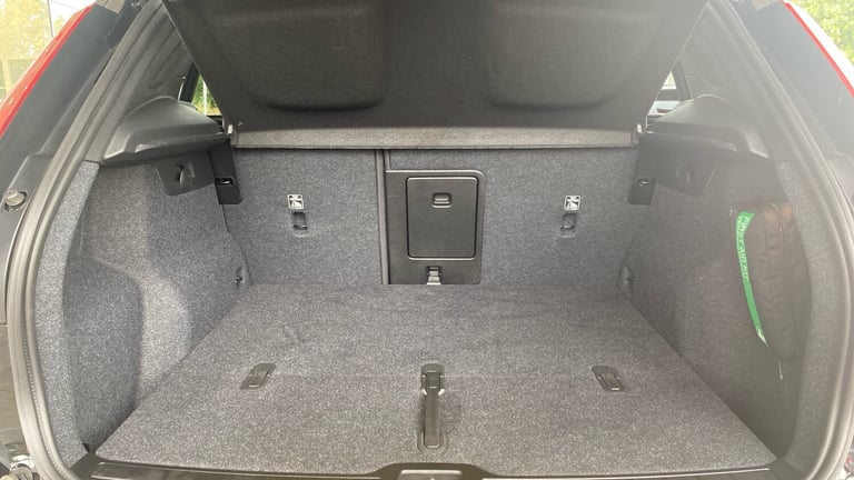 2024 Volvo XC40 2.0 B3P Ultra Dark 5dr Auto ESTATE PETROL Automatic