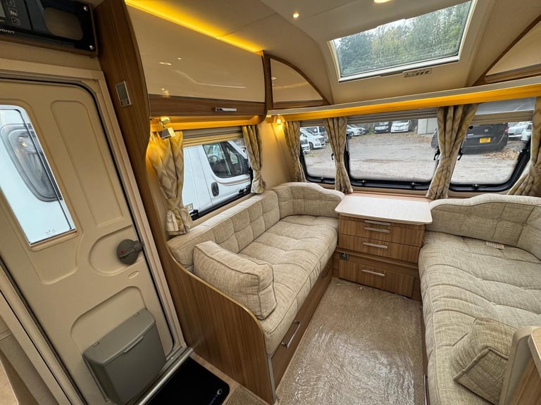 ⭐️ 2017/18 LUNAR CLUBMAN SB ⭐️ 4 BERTH TOURING CARAVAN ⭐️ FULLY SERVICED ⭐️