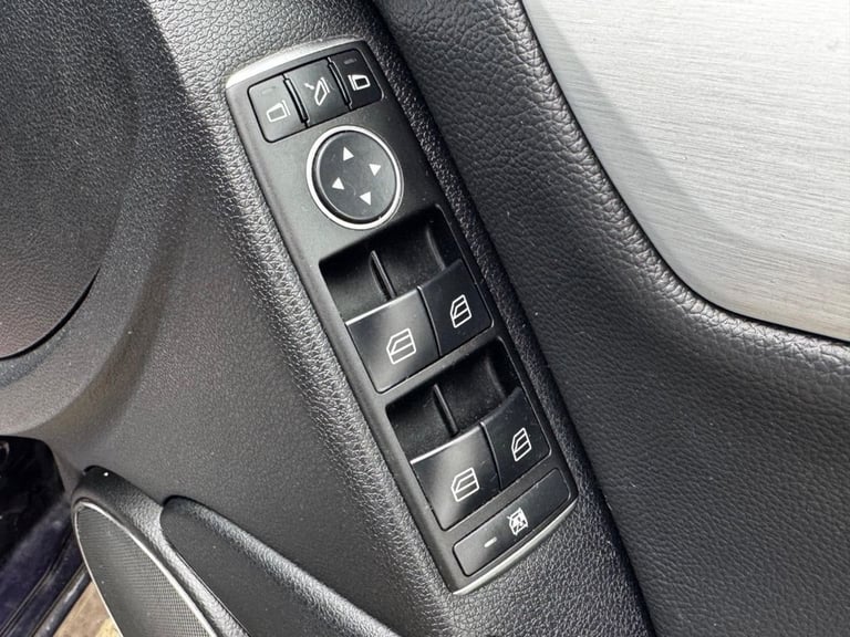 2010 60 MERCEDES-BENZ C-CLASS 2.1 C220 CDI BLUEEFFICIENCY SPORT ESTATE 5DR DIESE