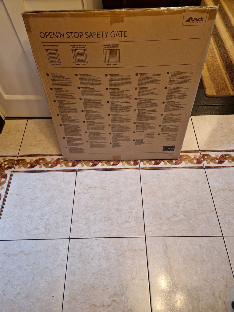 Brand  New  Hauck  Pressure  Fit  Baby  Gate. 