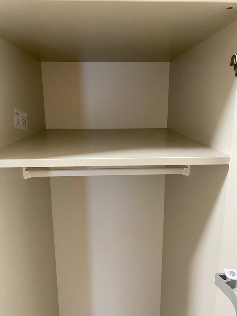 Single wardrobe