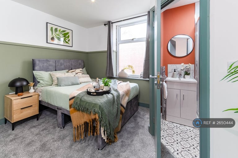 1 bedroom in Station Road, Reddish, Stockport, SK5 (#2650444)
