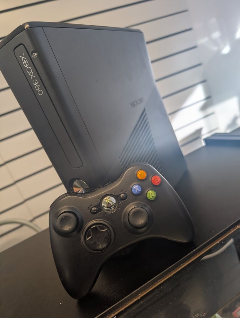 image for Xbox 360 Slim – Black Console (with Controller