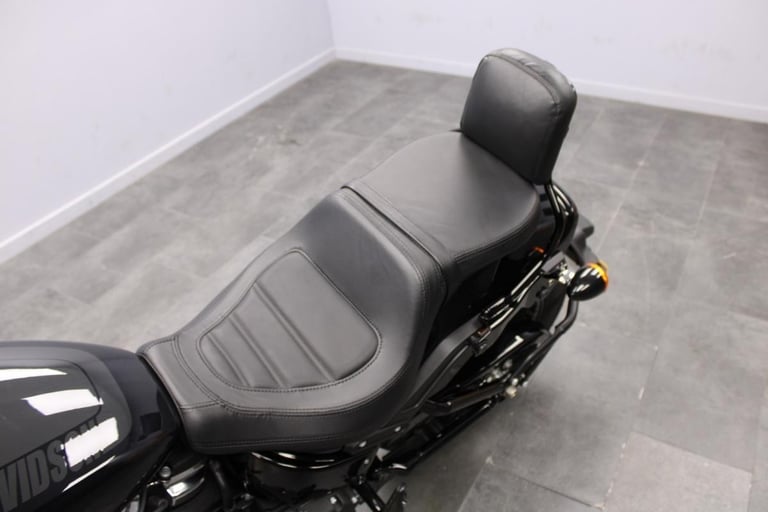 2021 Harley-Davidson FXFBS Softail Fat Bob in Vivid Black 