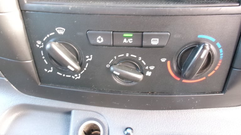 2013 Peugeot Expert 1000 1.6 HDi 90ps H1 Professional Van NO VAT PANEL VAN Diesel Manual