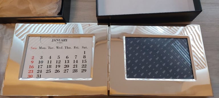 BNIB Silver Photo Frame & Perpetual Calendar Bundle