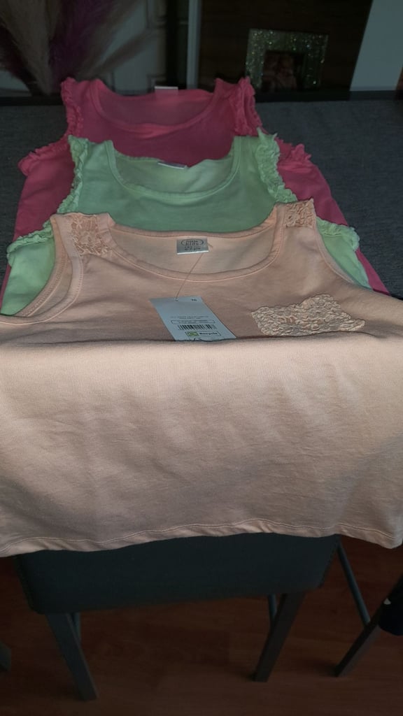 image for Wee girls 6t7 bundle new good condition 