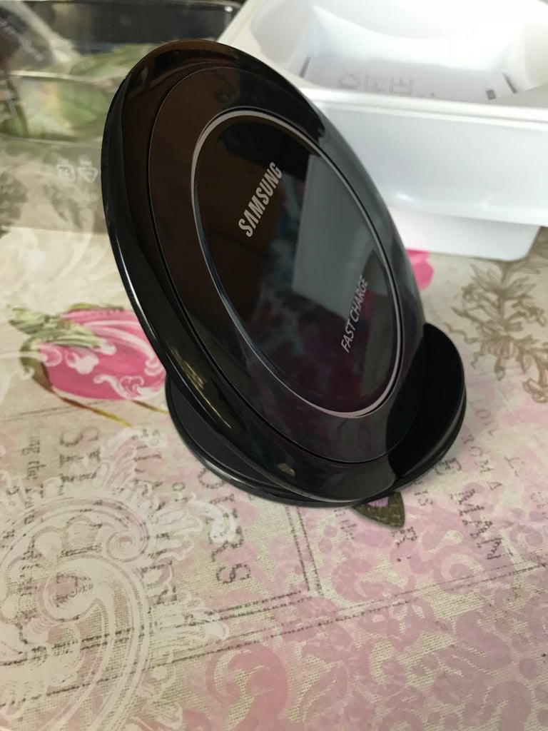 Fast Samsung Qi Wireless Charger Pad With Stand Black EP-NG930BWEGWW