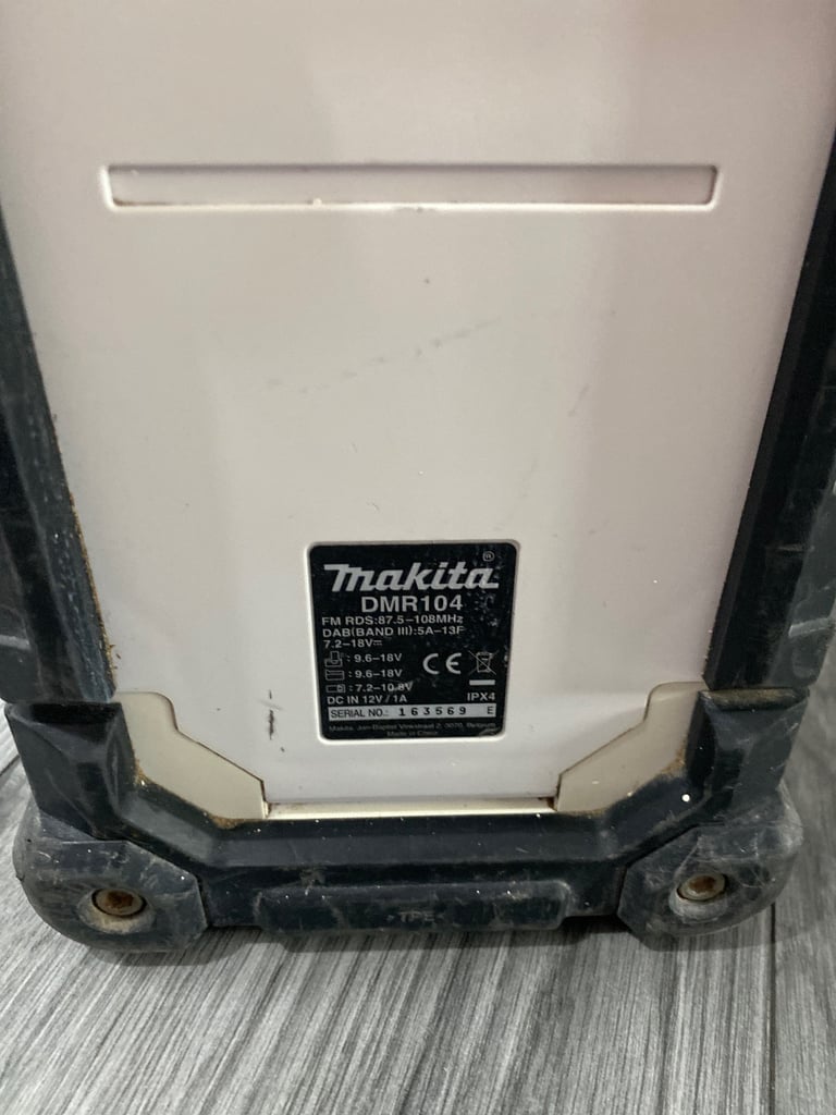 Makita dab radio 