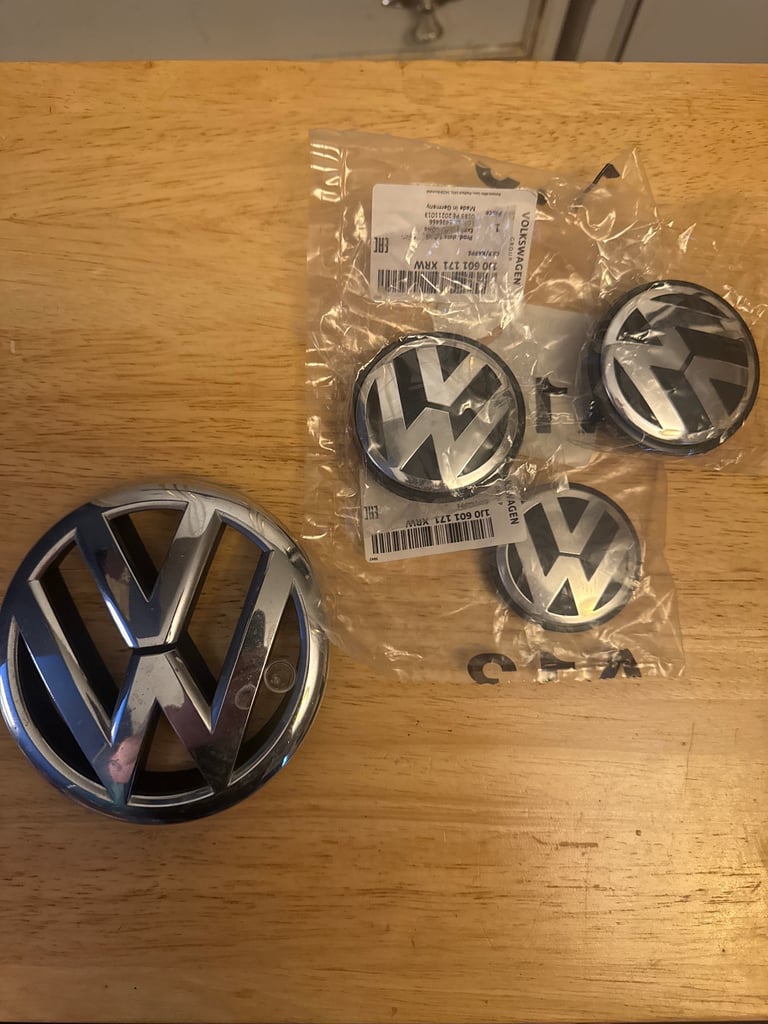 VW polo Badge & wheel cap badge