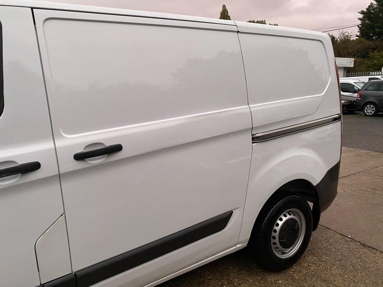 2017 Ford Transit Custom 2.0 TDCi 290 L1 H1 5dr PANEL VAN Diesel Manual