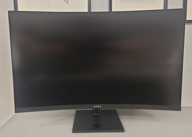 OMEN 32c (31.5" ) QHD Curved Gaming Monitor, 1ms response / 165Hz refresh